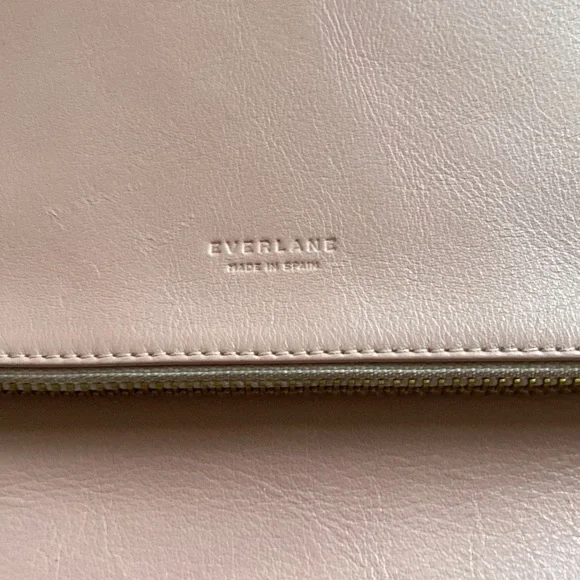 HOST PICKโค๏ธEverlane fold over clutch (Last Price Cut) - Picture 2 of 8